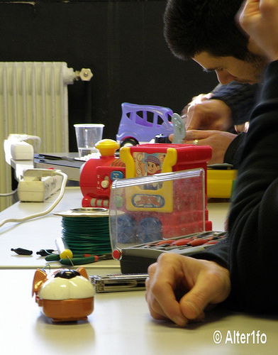 Circuit Bending - Jardin Numérique 2012 @Jardin Moderne 01